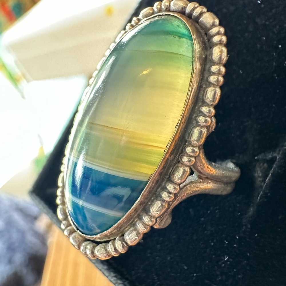 Luminous banded agate sterling silver ring size 7 - Picture 2 of 5